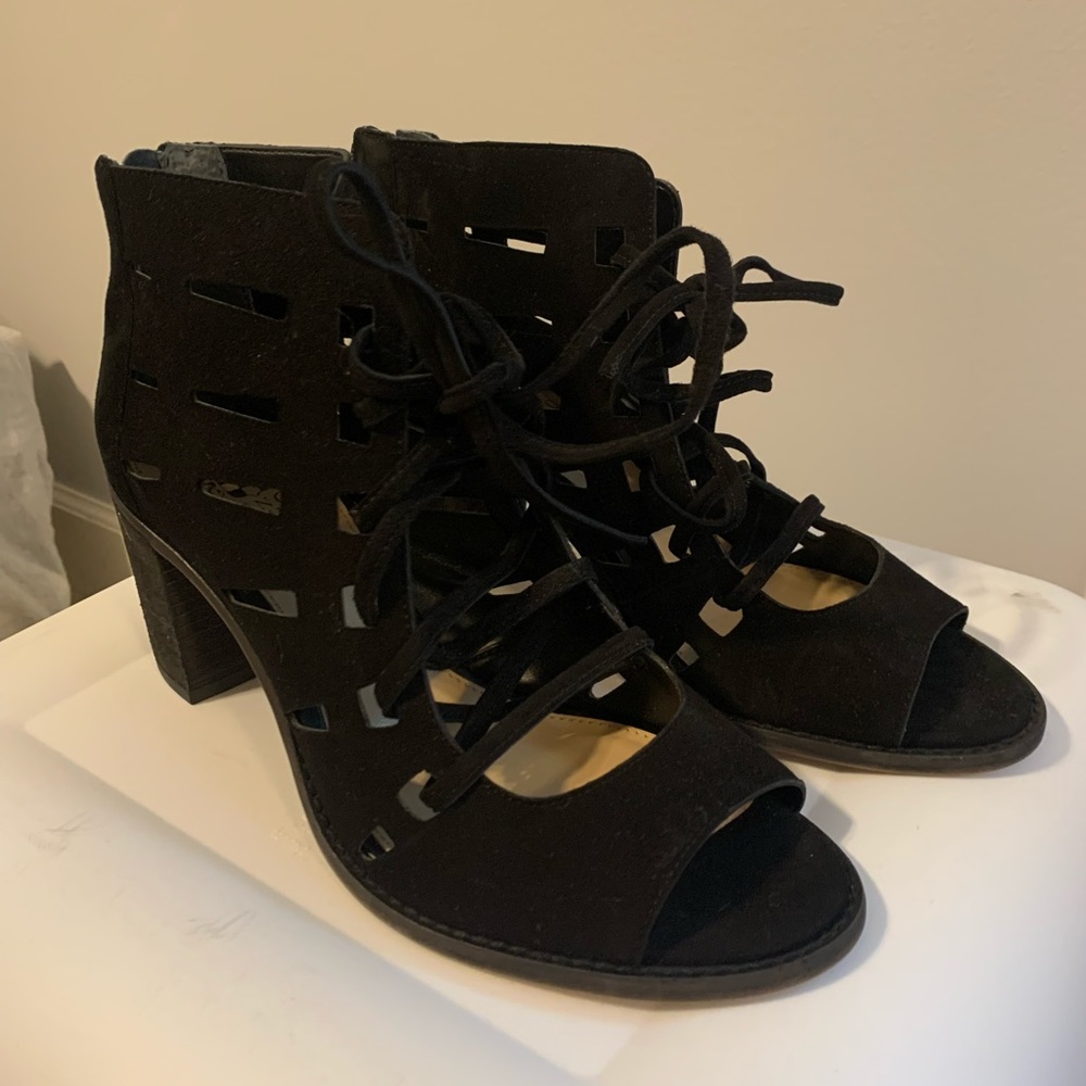 Vince Camuto black lace tie heeled sandals